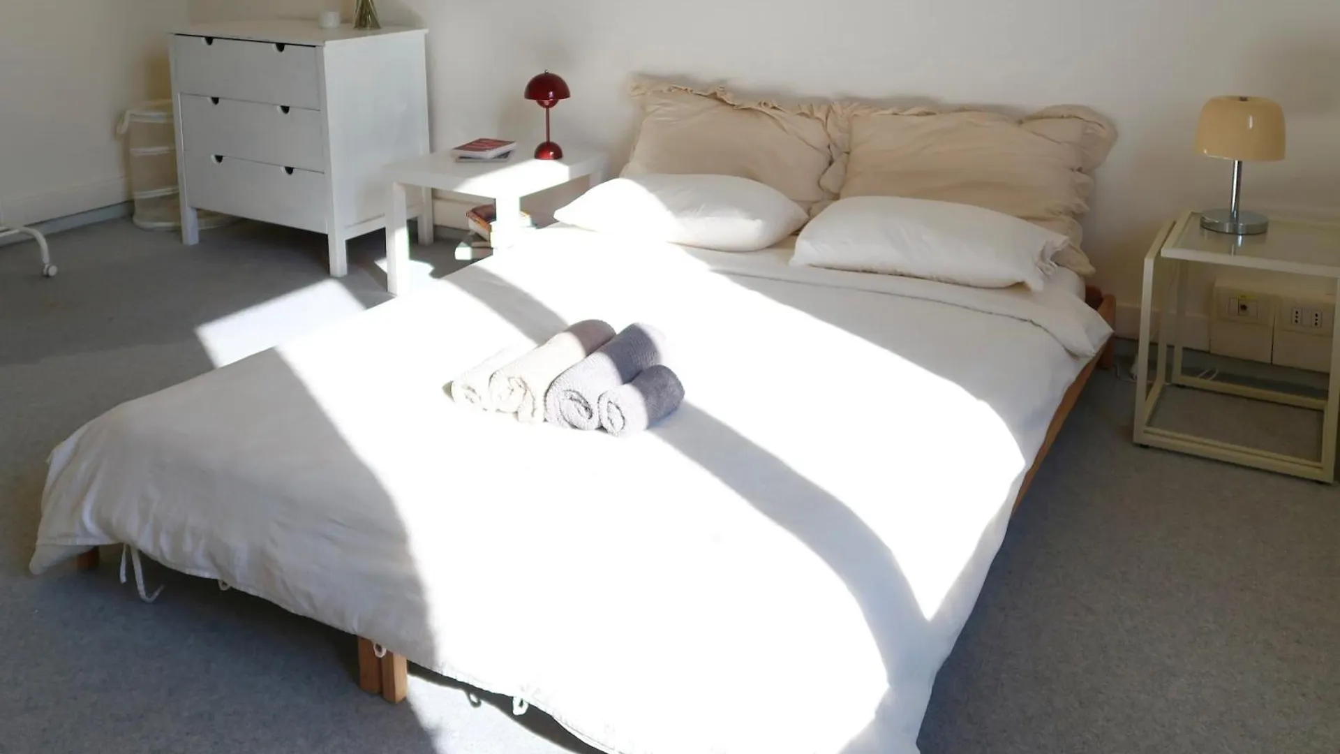 Bright And Spacious Esthers Room H Florence Italy