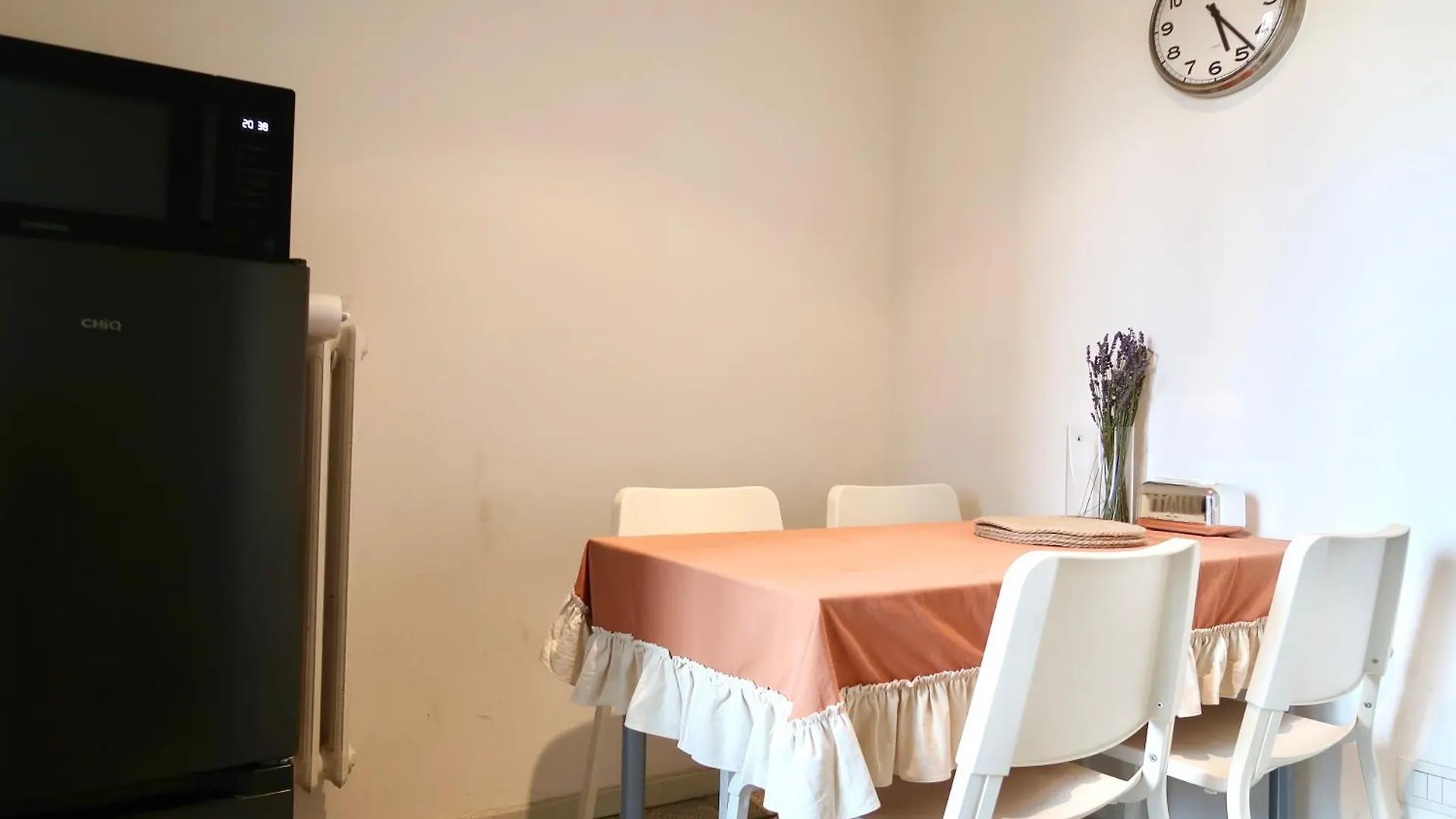 Bright And Spacious Esthers Room H Florence
